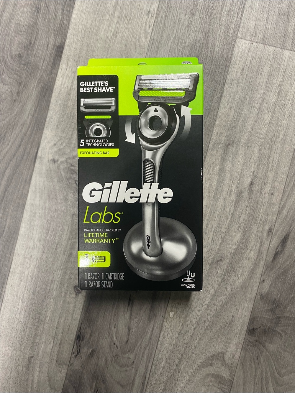 Gillette Labs Men’s Razor with Magnetic Stand — Silver